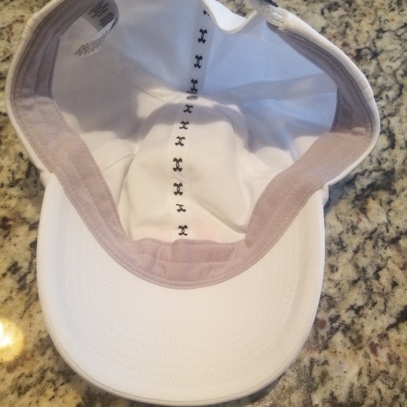Under Armour WOMEN'S RENEGADE Cap NWT - Picture 4 of 5